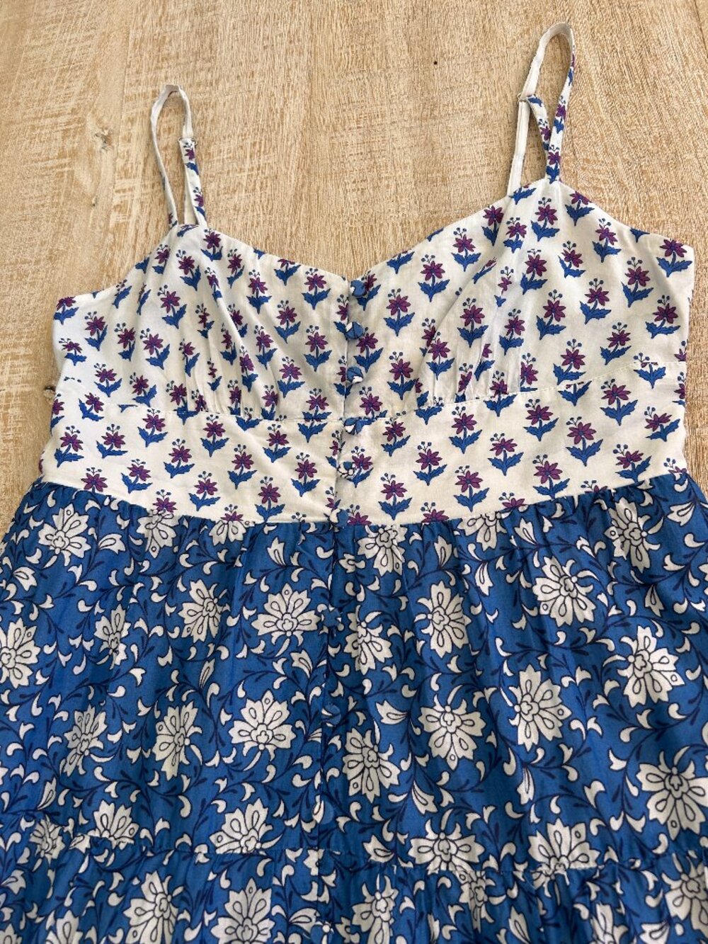 J. CREW Blue White Floral Block Print Smocked Patchwork CottonTiered Dress 4P - Picture 4 of 16